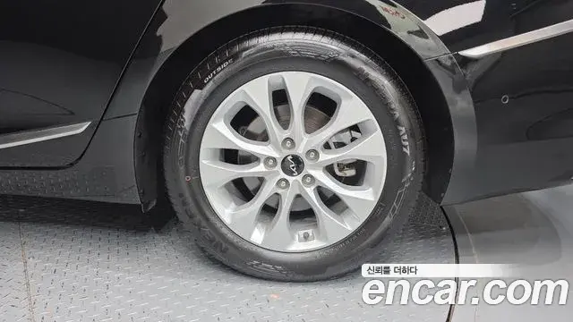 Kia K8 2023 — Şəkil 16/33