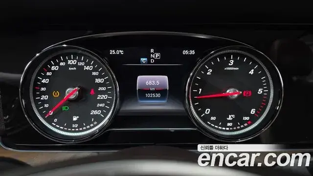 Mercedes-Benz E-Class 2018 — Şəkil 1/35