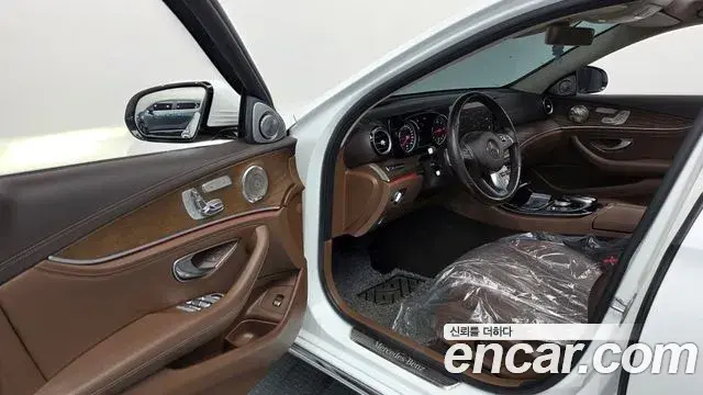 Mercedes-Benz E-Class 2018 — Şəkil 4/35