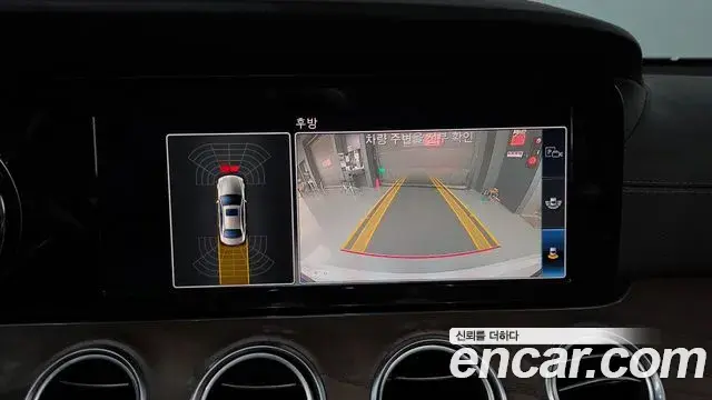 Mercedes-Benz E-Class 2018 — Şəkil 30/35