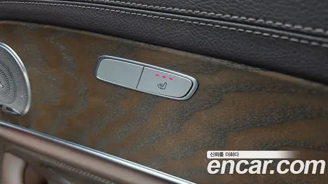 Mercedes-Benz E-Class 2018 — Şəkil 25/35