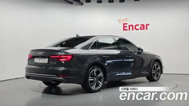 Audi A4 2019 — Photo 9/20