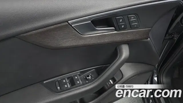 Audi A4 2019 — Photo 1/20