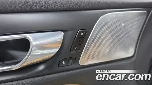 Volvo S60 2021 — Photo 23/32