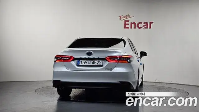 Toyota Camry 2024 — Şəkil 16/32