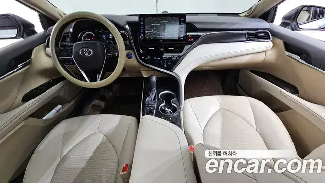 Toyota Camry 2024 — Şəkil 14/32
