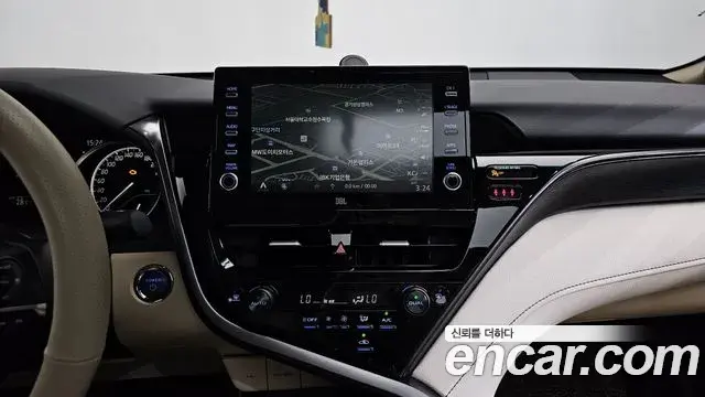 Toyota Camry 2024 — Şəkil 17/32