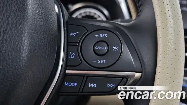 Toyota Camry 2024 — Şəkil 10/32