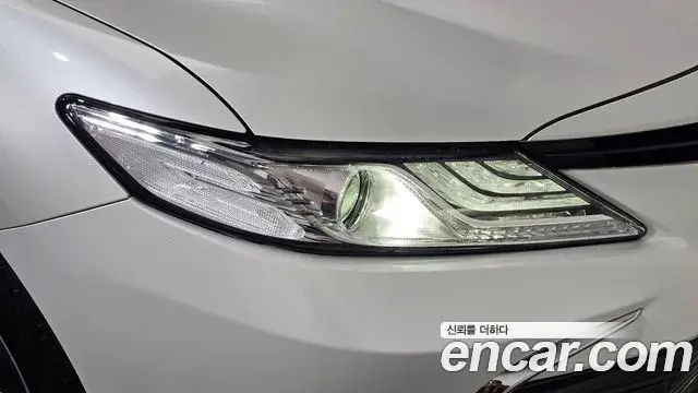 Toyota Camry 2024 — Şəkil 25/32