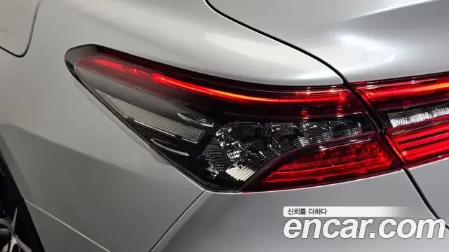 Toyota Camry 2024 — Şəkil 27/32