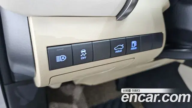 Toyota Camry 2024 — Şəkil 3/32