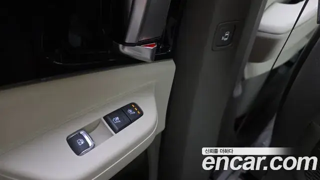 Kia Carnival 2025 — ფოტო 25/30