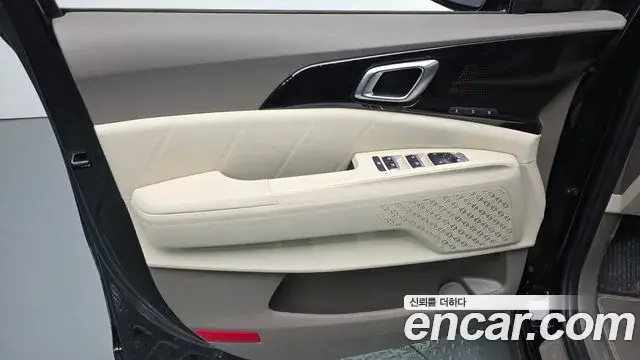 Kia Carnival 2025 — ფოტო 27/30