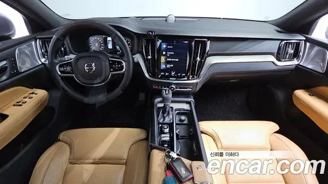 Volvo S60 2019 — Фото 9/20