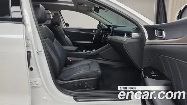 Kia K5 2021 — ფოტო 22/34