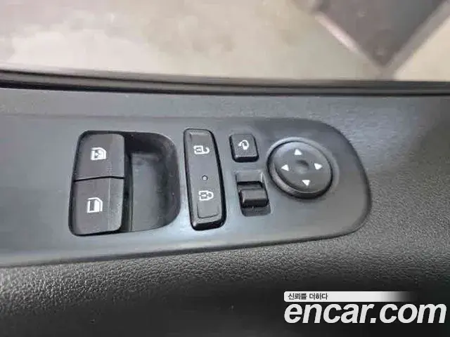 Hyundai Staria 2023 — Фото 12/19