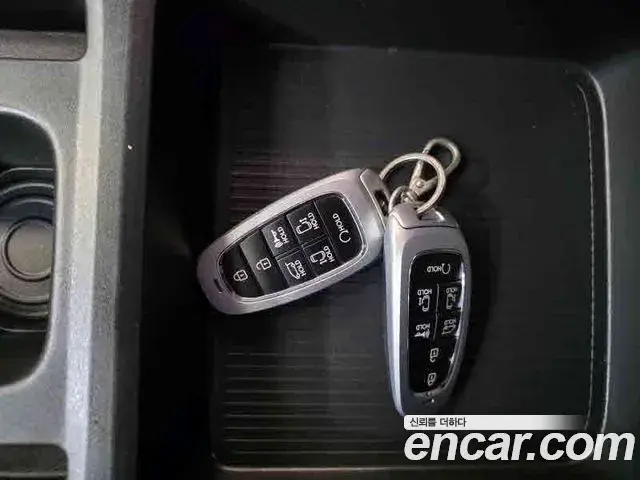 Hyundai Staria 2023 — Фото 15/19