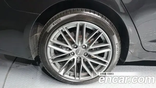 Genesis G70 2018 — Photo 11/30