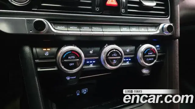 Genesis G70 2018 — Photo 25/30