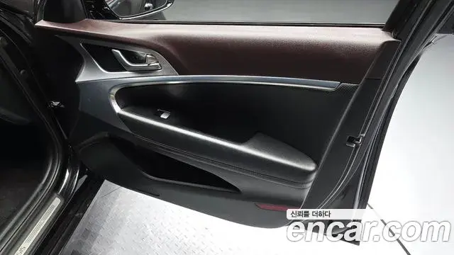 Genesis G70 2018 — Photo 6/30