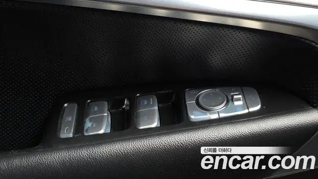 Genesis G70 2018 — Photo 7/30