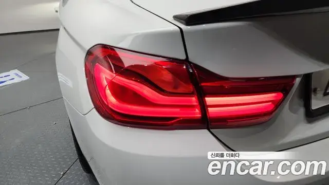 BMW 4 Series 2018 — Photo 22/34