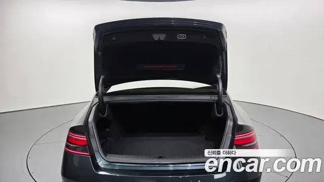 Genesis G90 2023 — ფოტო 19/20