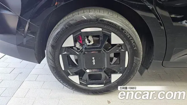 Kia Carnival 2024 — ფოტო 18/35