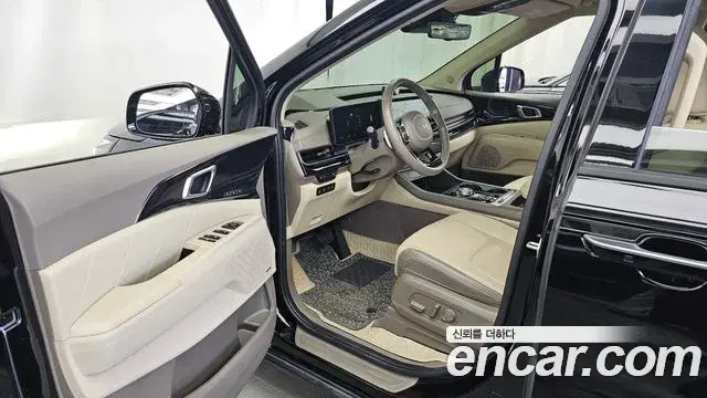 Kia Carnival 2024 — ფოტო 19/35