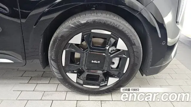 Kia Carnival 2024 — ფოტო 16/35