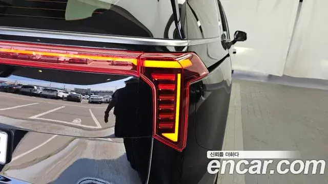 Kia Carnival 2024 — ფოტო 22/35