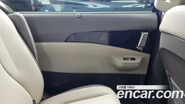 Kia Carnival 2024 — ფოტო 14/35