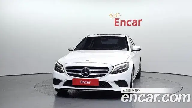 Mercedes-Benz C-Class 2019 — Photo 17/20