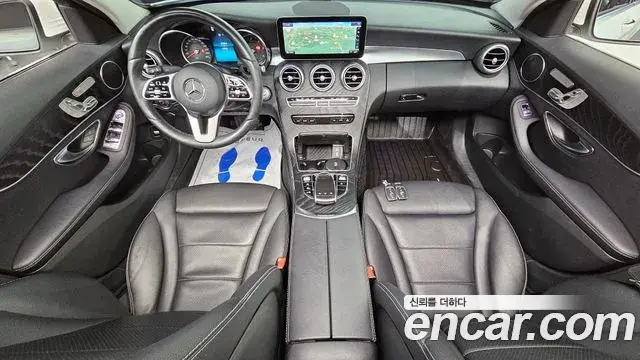 Mercedes-Benz C-Class 2019 — Photo 10/20