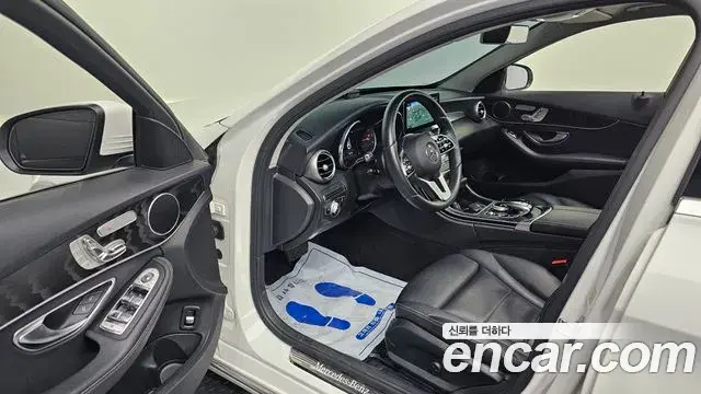 Mercedes-Benz C-Class 2019 — Photo 3/20