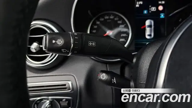 Mercedes-Benz C-Class 2019 — Photo 4/20