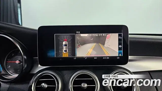 Mercedes-Benz C-Class 2019 — Photo 9/20