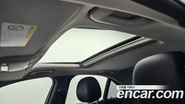 Mercedes-Benz C-Class 2019 — Photo 19/20