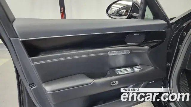 Genesis G90 2022 — Photo 29/34
