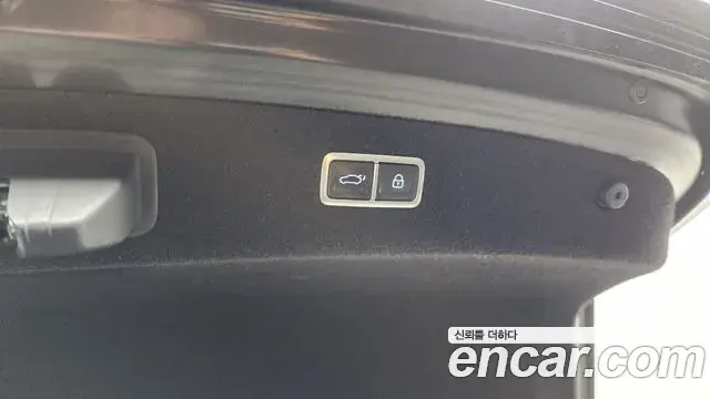 Genesis G90 2022 — Photo 24/34