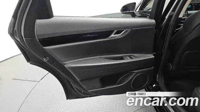Genesis G80 2020 — ფოტო 9/32