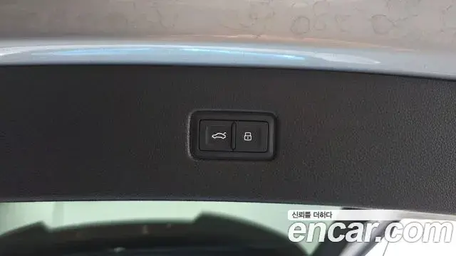 Audi Q7 2021 — ფოტო 35/35
