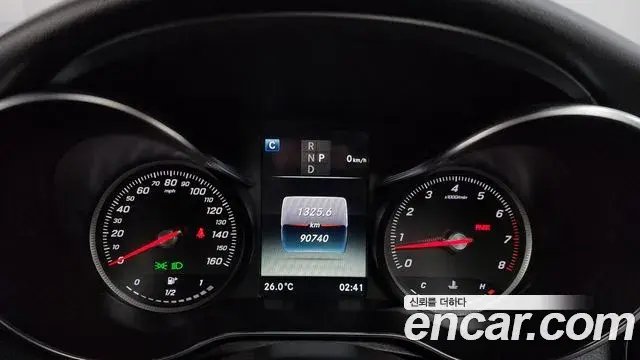 Mercedes-Benz GLC-Class 2019 — Photo 18/29