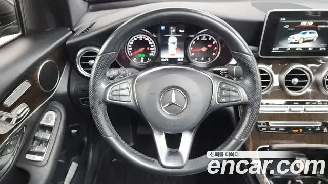 Mercedes-Benz GLC-Class 2019 — Photo 13/29