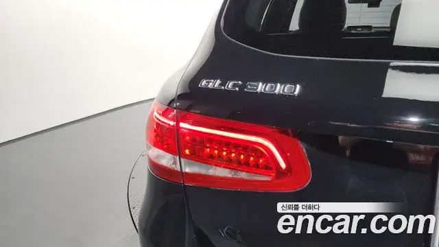 Mercedes-Benz GLC-Class 2019 — Photo 19/29