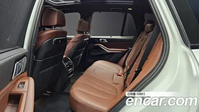 BMW X5 2025 — ფოტო 16/32