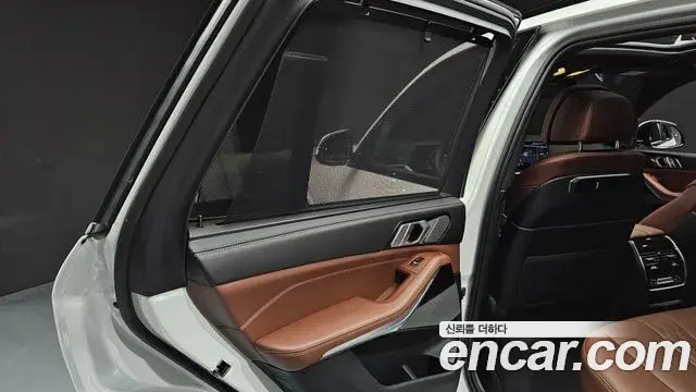 BMW X5 2025 — ფოტო 14/32