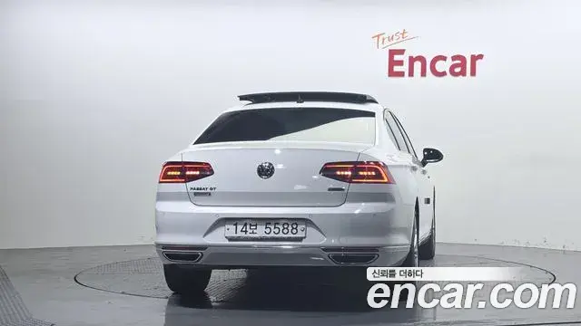 Volkswagen Passat GT 2018 — Фото 4/20