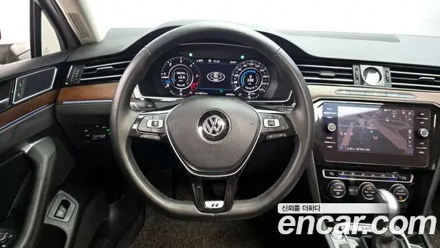 Volkswagen Passat GT 2018 — Фото 13/20