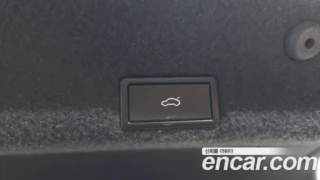 Volkswagen Passat GT 2018 — Şəkil 17/36
